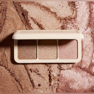 New in Box Cover FX Custom Enhancer Palette Pressed Powder Highlighter